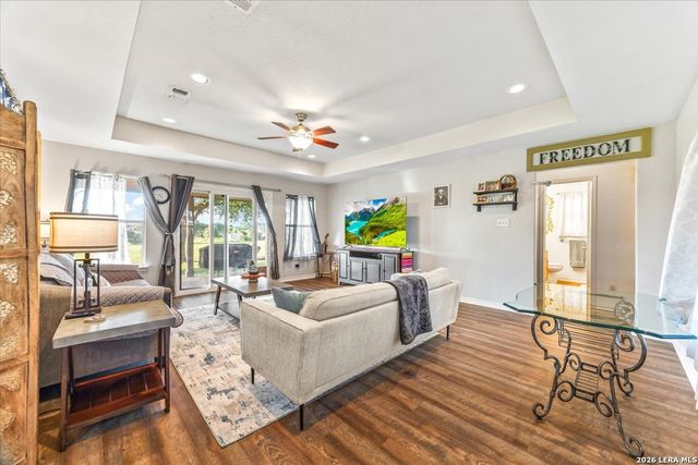 155 COUNTRY GDNS, La Vernia, TX 78121