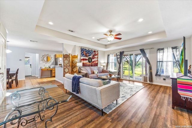 155 COUNTRY GDNS, La Vernia, TX 78121
