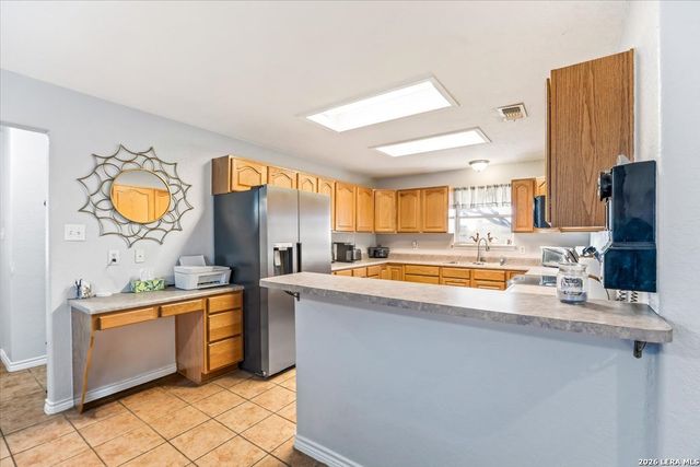 155 COUNTRY GDNS, La Vernia, TX 78121