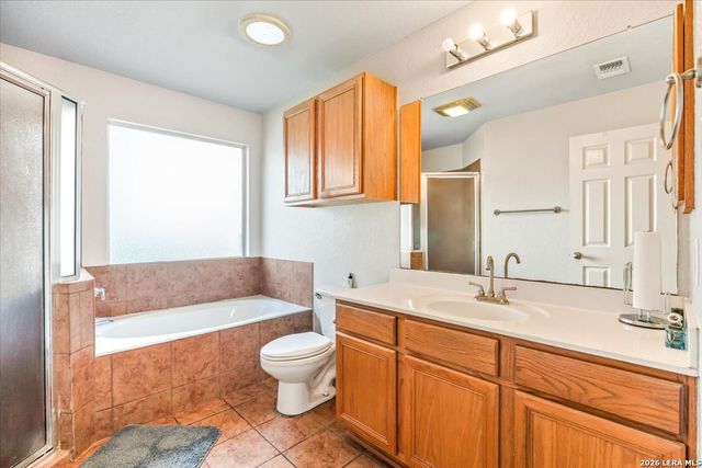 155 COUNTRY GDNS, La Vernia, TX 78121