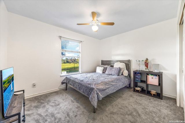 155 COUNTRY GDNS, La Vernia, TX 78121