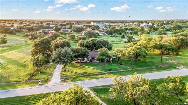 155 COUNTRY GDNS, La Vernia, TX 78121