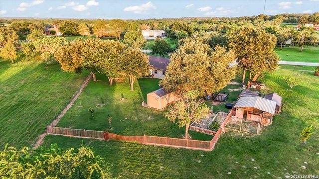 155 COUNTRY GDNS, La Vernia, TX 78121