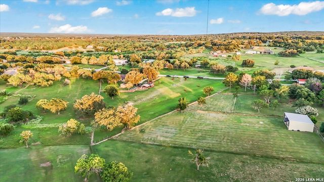 155 COUNTRY GDNS, La Vernia, TX 78121