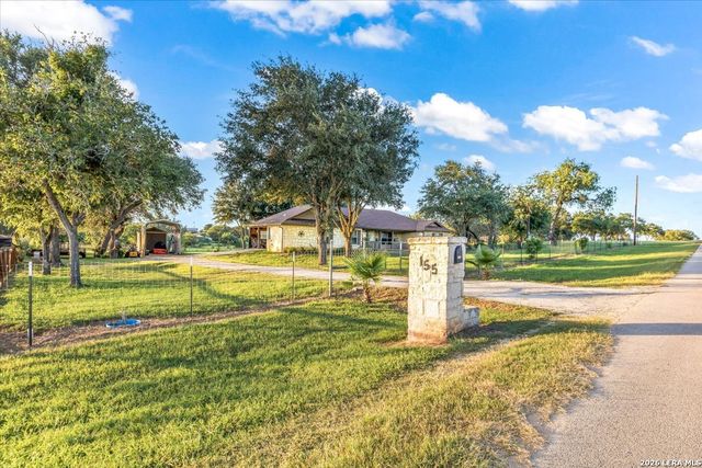 155 COUNTRY GDNS, La Vernia, TX 78121