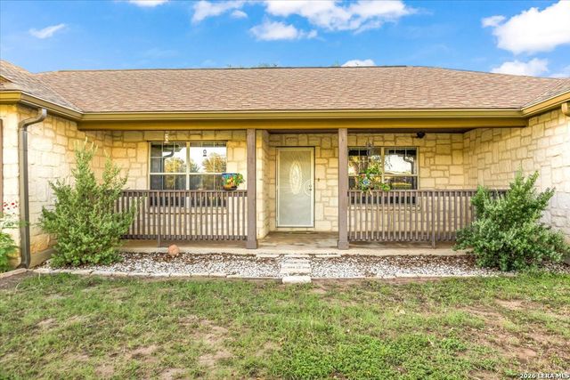 155 COUNTRY GDNS, La Vernia, TX 78121
