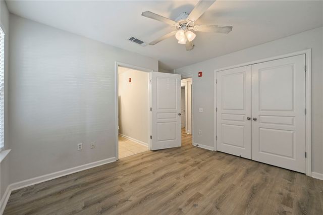 1725 Harvey Mitchell S 1812, College Station, TX 77840