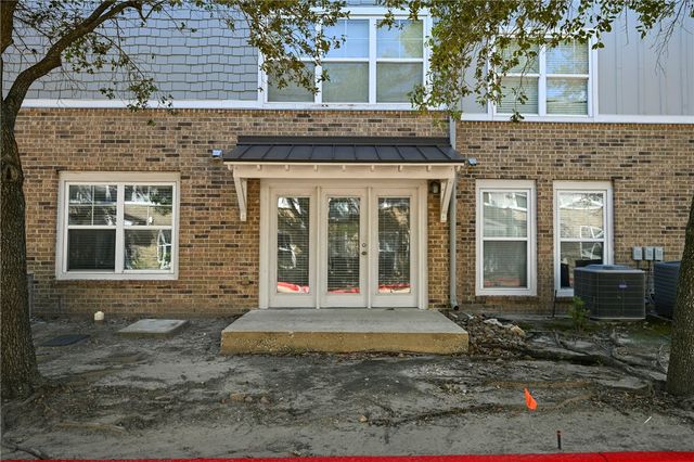 1725 Harvey Mitchell S 1812, College Station, TX 77840