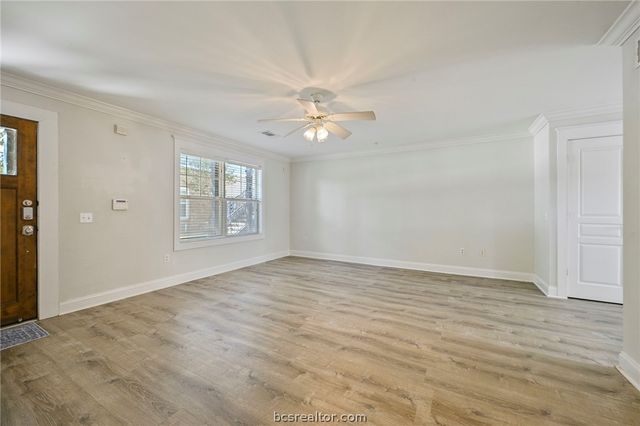 1725 Harvey Mitchell S 1812, College Station, TX 77840
