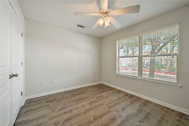 1725 Harvey Mitchell S 1812, College Station, TX 77840