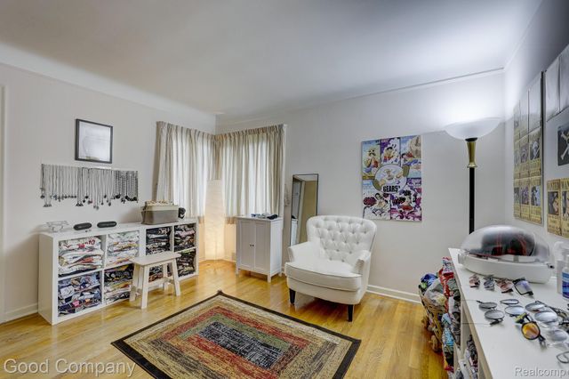 1557 Lochmoor Boulevard, Grosse Pointe, MI 48236