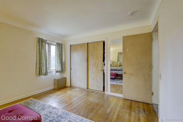 1557 Lochmoor Boulevard, Grosse Pointe, MI 48236