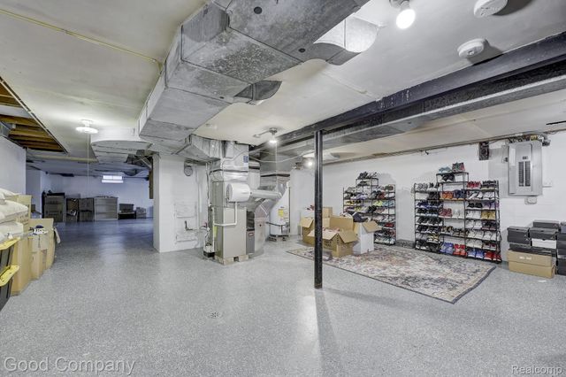 1557 Lochmoor Boulevard, Grosse Pointe, MI 48236