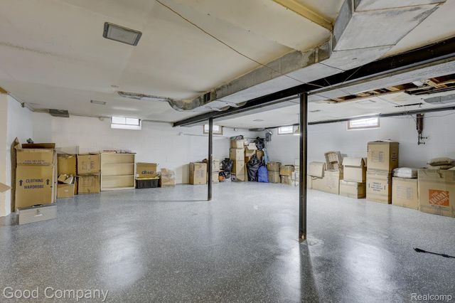 1557 Lochmoor Boulevard, Grosse Pointe, MI 48236