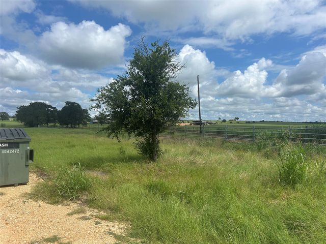 000 Old Potato RD, Paige, TX 78659
