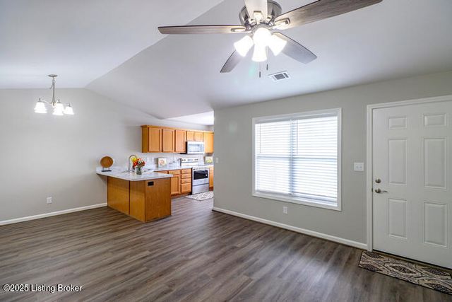9003 Falcon Crest Ct, 205, Louisville, KY 40219