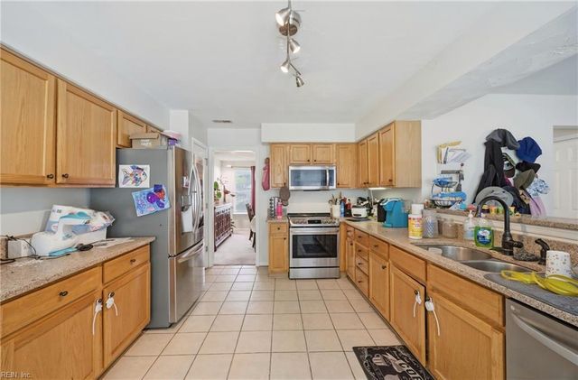 108 Montrose DR, Hampton, VA 23666