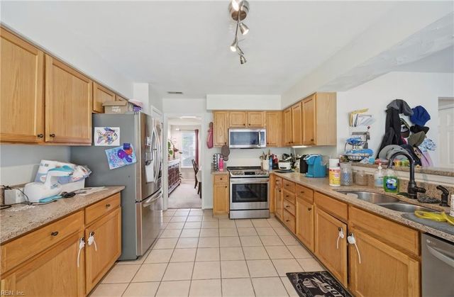 108 Montrose DR, Hampton, VA 23666
