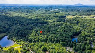 3806 Lakeview Drive, Pfafftown, NC 27040