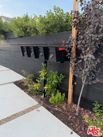 5191 5193 Lindley Avenue, Tarzana, CA 91356