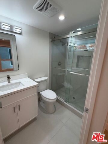 5191 5193 Lindley Avenue, Tarzana, CA 91356