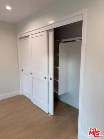 5191 5193 Lindley Avenue, Tarzana, CA 91356