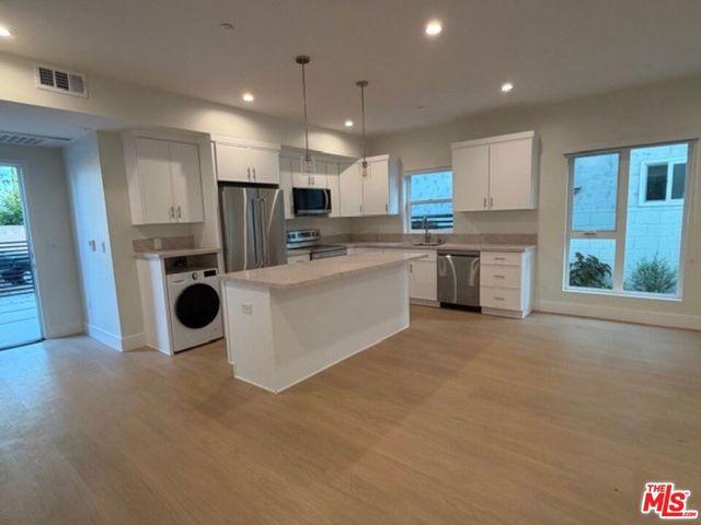 5191 5193 Lindley Avenue, Tarzana, CA 91356