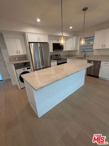 5191 5193 Lindley Avenue, Tarzana, CA 91356