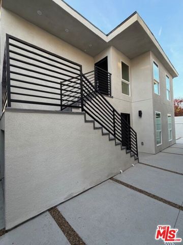 5191 5193 Lindley Avenue, Tarzana, CA 91356