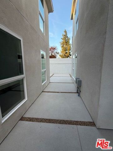 5191 5193 Lindley Avenue, Tarzana, CA 91356