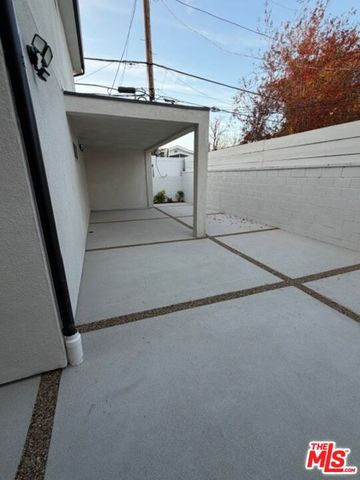 5191 5193 Lindley Avenue, Tarzana, CA 91356