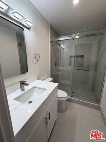 5191 5193 Lindley Avenue, Tarzana, CA 91356