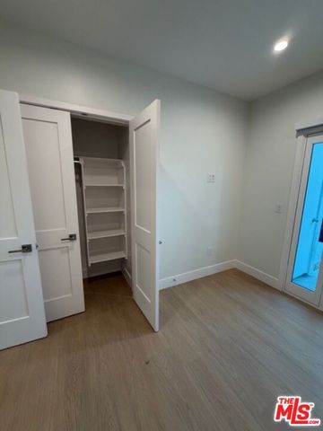 5191 5193 Lindley Avenue, Tarzana, CA 91356