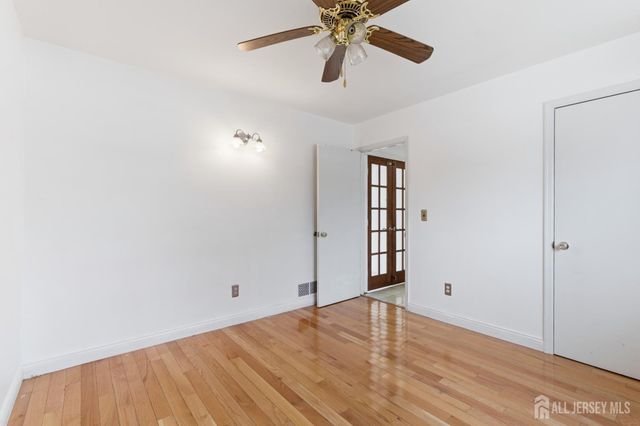 6 Cherry Street, Edison, NJ 08817