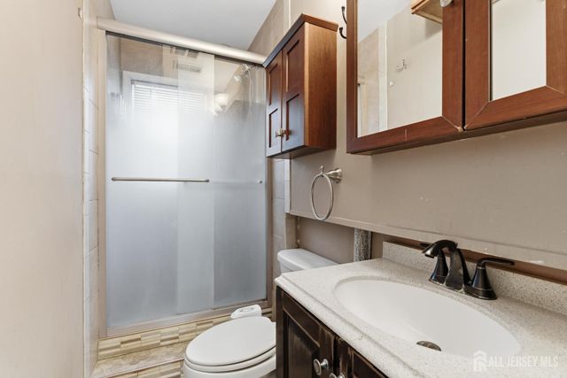 6 Cherry Street, Edison, NJ 08817