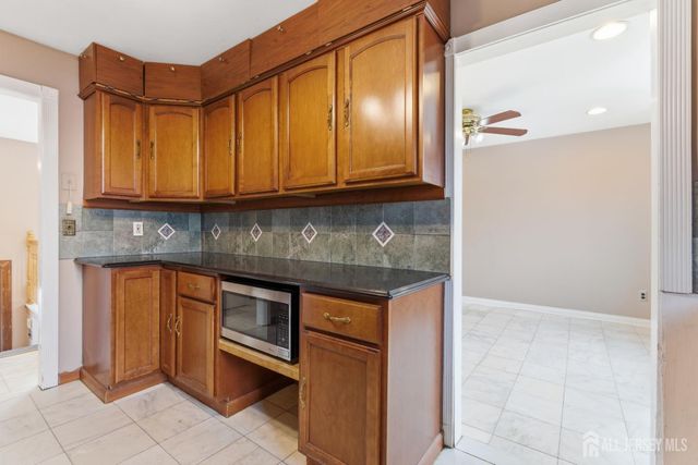 6 Cherry Street, Edison, NJ 08817