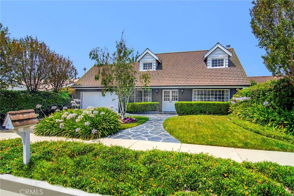 Image 1 of property listing at 5655 Ramara Avenue, Woodland Hills, CA 91367