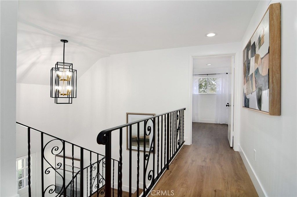 Image 19 of property listing at 5655 Ramara Avenue, Woodland Hills, CA 91367