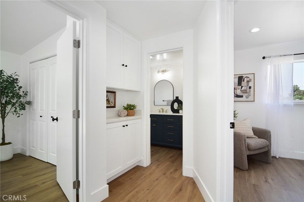 Image 21 of property listing at 5655 Ramara Avenue, Woodland Hills, CA 91367