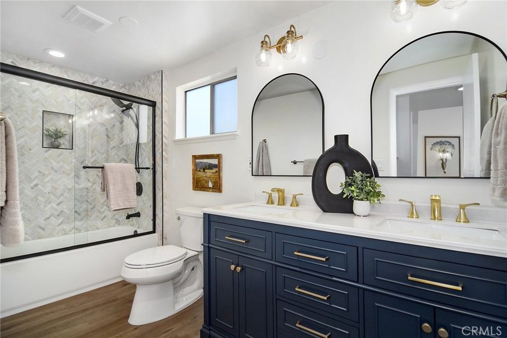 Image 23 of property listing at 5655 Ramara Avenue, Woodland Hills, CA 91367