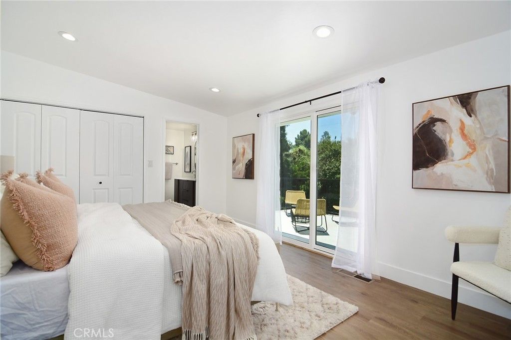 Image 24 of property listing at 5655 Ramara Avenue, Woodland Hills, CA 91367