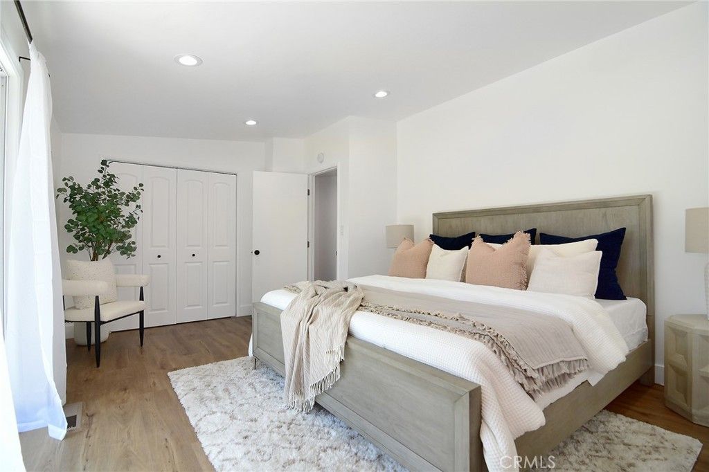 Image 29 of property listing at 5655 Ramara Avenue, Woodland Hills, CA 91367