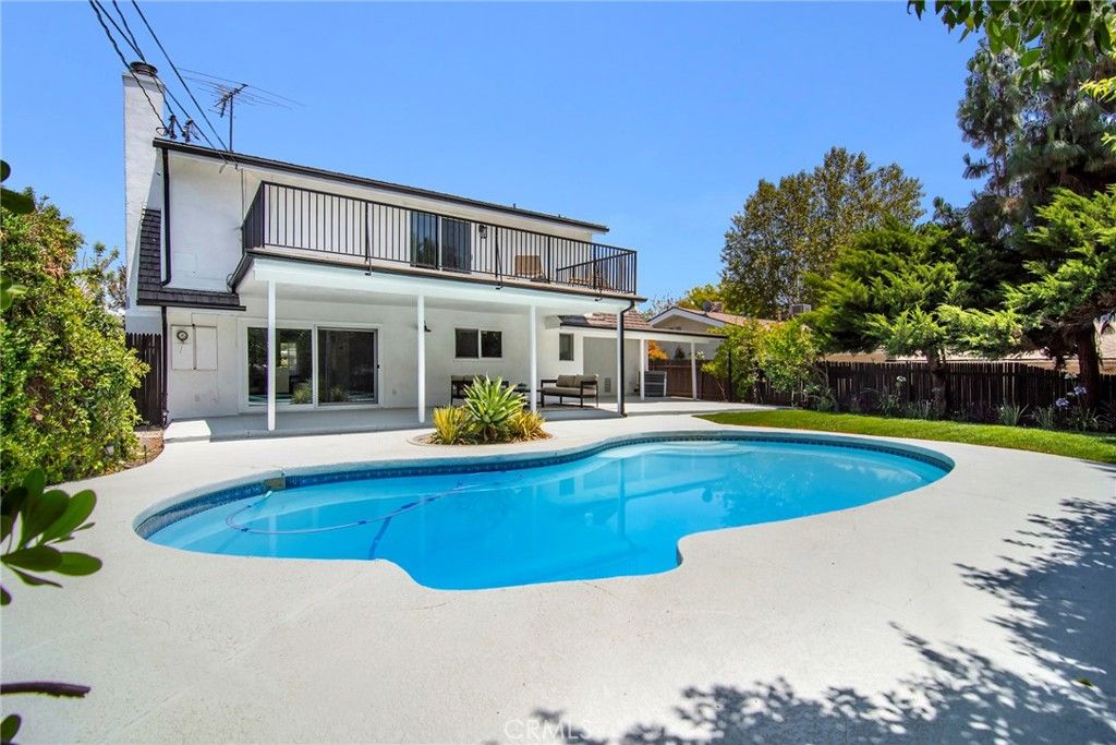 Image 35 of property listing at 5655 Ramara Avenue, Woodland Hills, CA 91367
