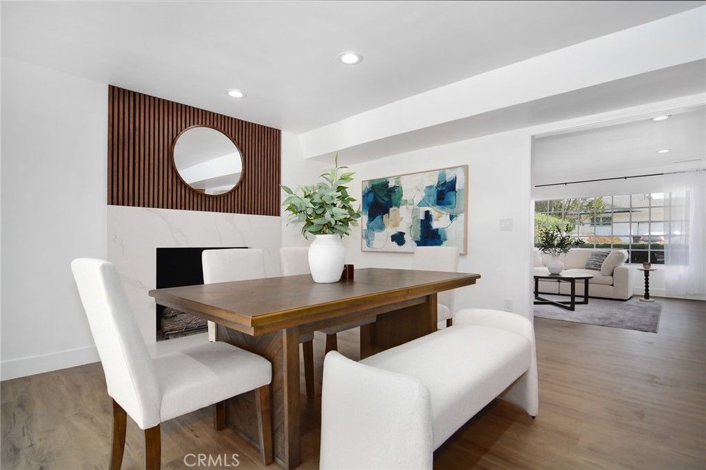 Image 8 of property listing at 5655 Ramara Avenue, Woodland Hills, CA 91367
