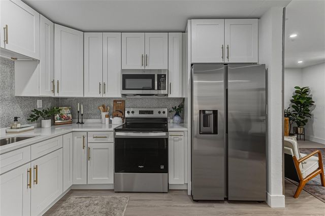 4105 W BAY VILLA AVENUE, Tampa, FL 33611