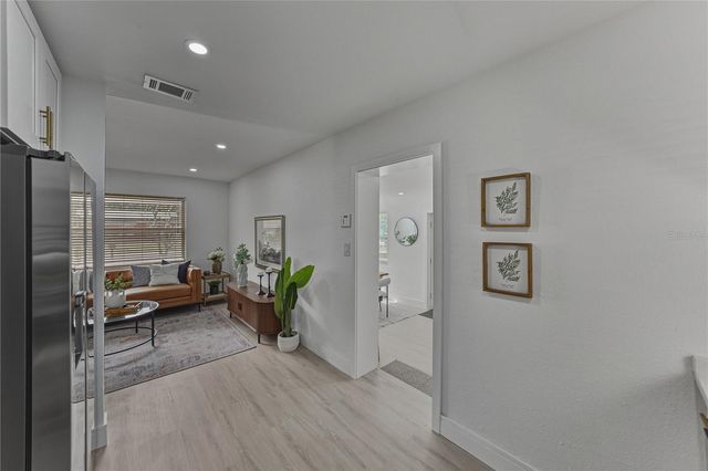 4105 W BAY VILLA AVENUE, Tampa, FL 33611