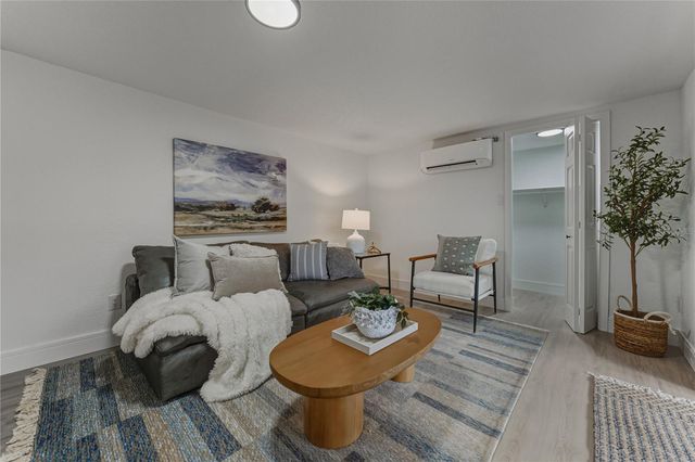 4105 W BAY VILLA AVENUE, Tampa, FL 33611