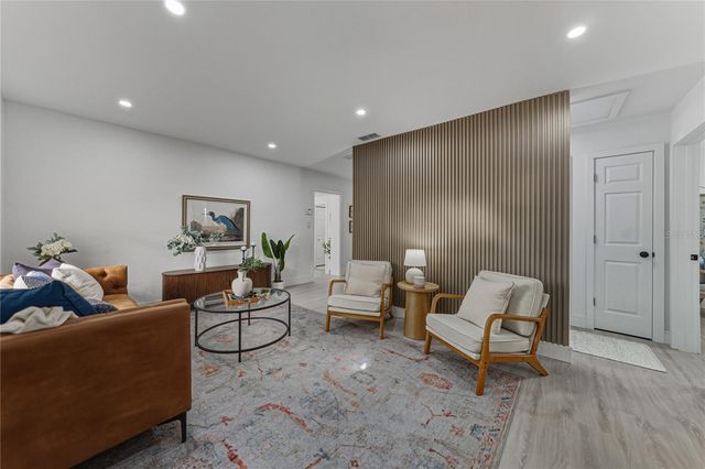 4105 W BAY VILLA AVENUE, Tampa, FL 33611