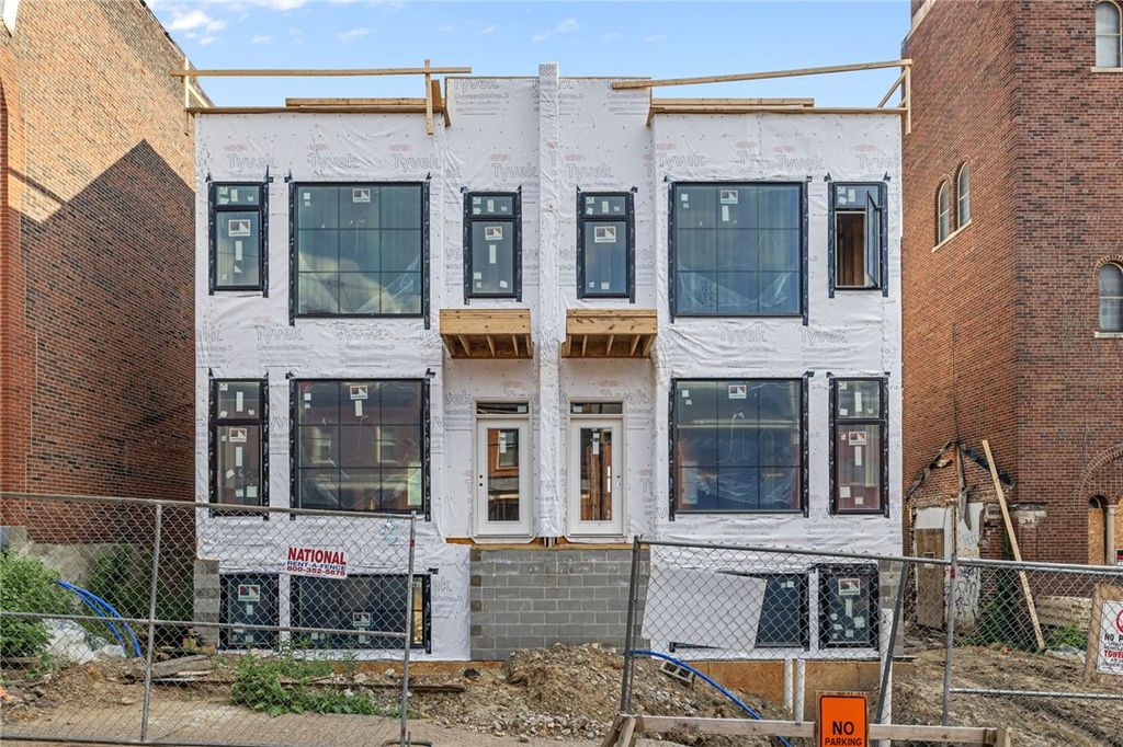 256 44th Street, Lawrenceville, PA 15201