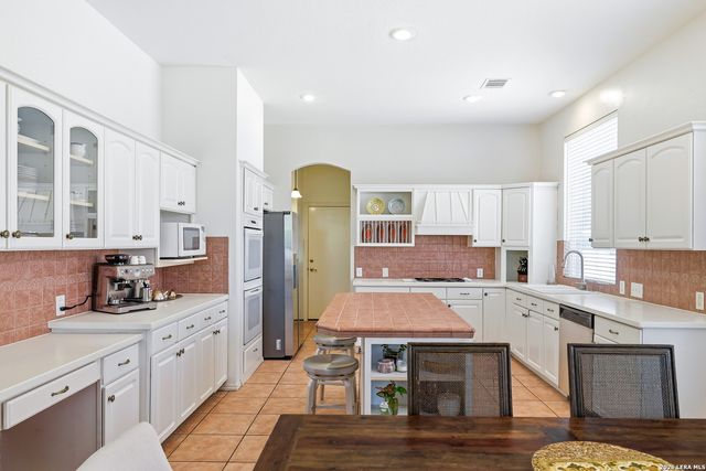 726 Treaty Oak, San Antonio, TX 78258